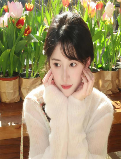 女声学院的文化分析：哲学的生命思考与存在探讨 认识电影作为文化载体的功能